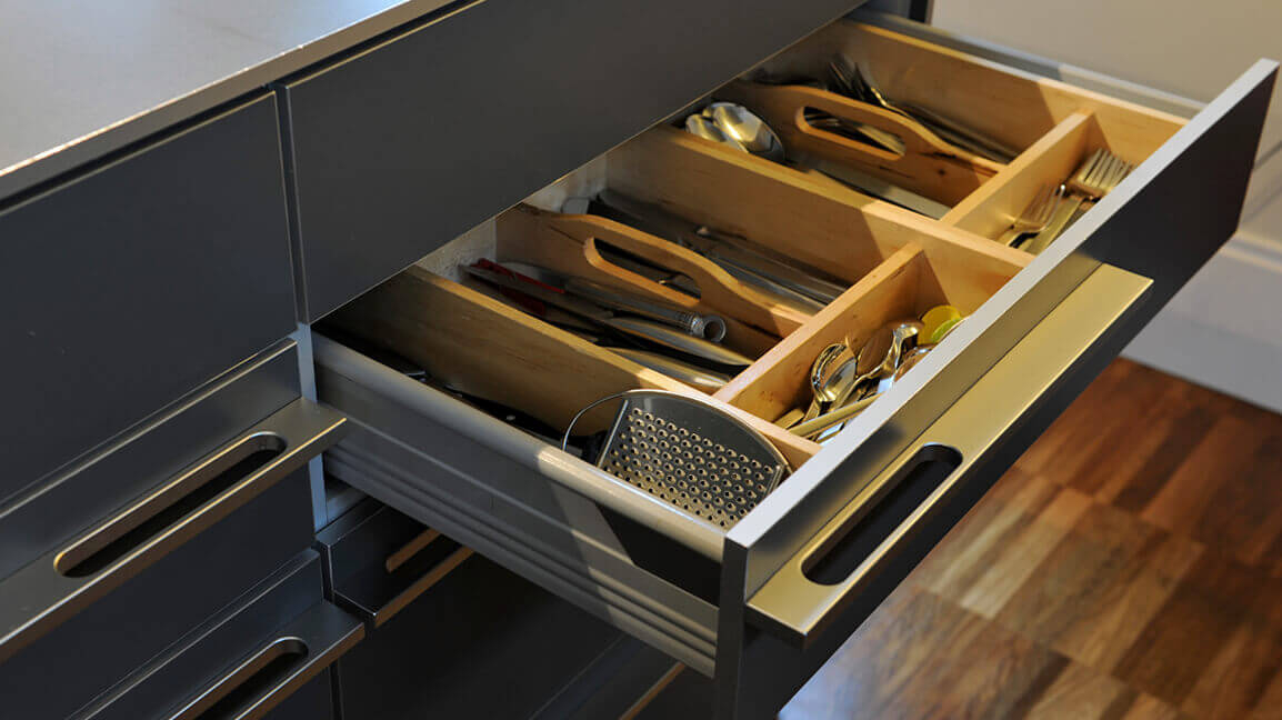 Beispiel Küche – Individuelle Schreinerküche aus dem Tischlermeisterbetrieb Korfmacher.